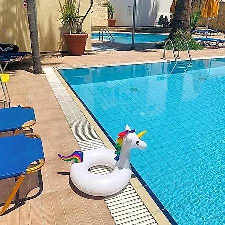 Kassavetis Center - & Aparthotel 3*