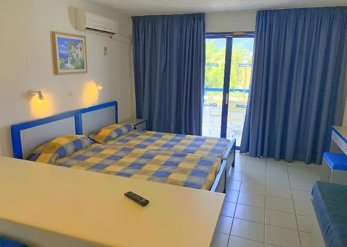 Kassavetis Center - & Aparthotel 3*