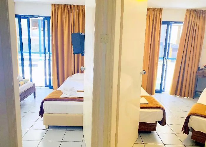 Kassavetis Center - & Aparthotel 3*