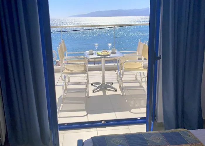 Kassavetis Center - & Lägenhetshotell