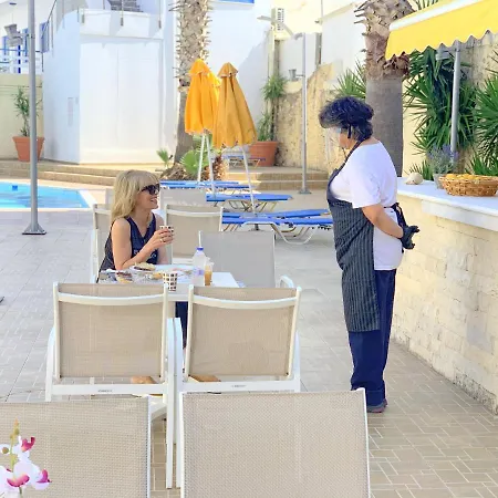 Aparthotel Kassavetis Center - & Hersonissos (Crete)