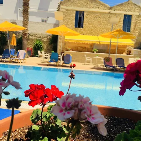 Kassavetis Center - & 公寓式酒店 3*